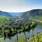 Zwischen Den Dörfern Ernst