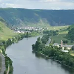 Zwischen Den Dörfern Ernst
